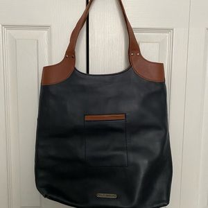 Duluth Trading Co Leather Bag